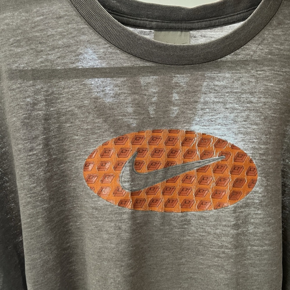Vintage 2001 Nike Center Swoosh Tshirt - Paper Thin Sundfaded Gray Men's M y2k - Picture 3 of 9